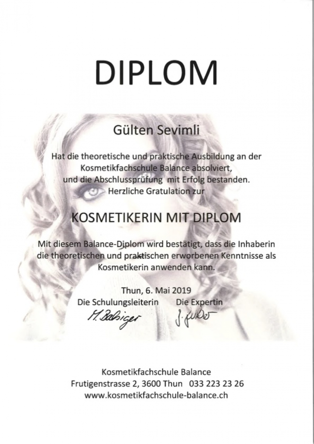 Kosmetikerin_hoch_368247dd46e8617e19e254196942a760